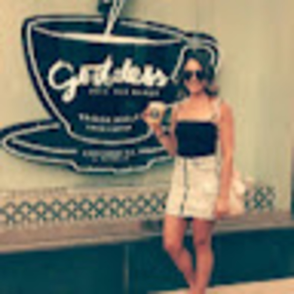 Meet your Posher, Olivia